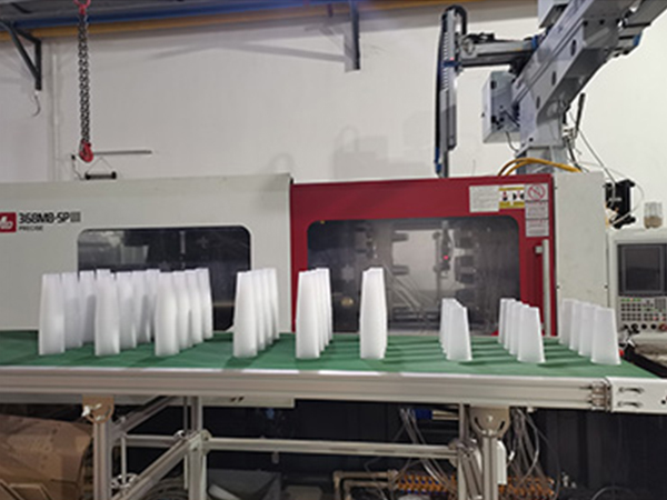 湖北塑(su)料模具(ju)